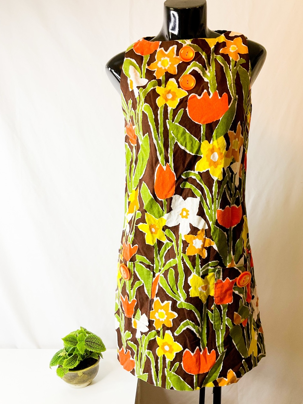 Vintage 60s Floral A-Line Shift Dress in Brown with Orange & Yellow Flowers